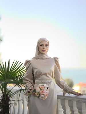 Kadın Bej Kol Ve Kemer Tokası Detaylı Valeria Tesettür Abiye Elbise