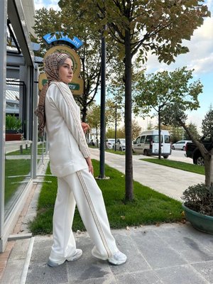 Gold Beyaz Pul Şeritli Oyşo Eşofman Takımı Ekru