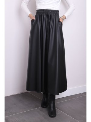 Siyah Deri Cepli Kloş Etek