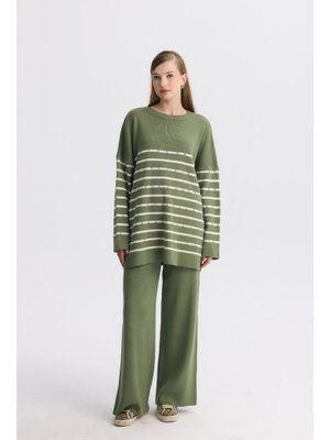 Fıstık Yeşili Çizgili Basic Taş Detaylı Triko Takım