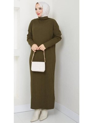 Haki Kendinden Çizgili Tam Boy Triko Elbise Haki Kendinden Çizgili Tam Boy Triko Elbise