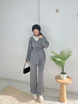 Belden Bağlamalı Triko Takım