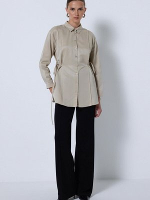 Bağcıklı Saten Gömlek