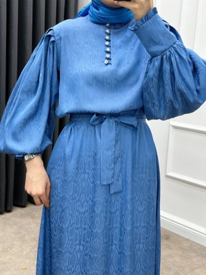 Kendinden Desenli Saten Elbisemiz