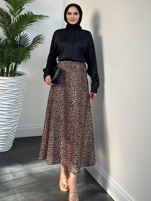 Liliya Leopar Desen Saten Etek Kahverengi Liliya Leopar Desen Saten Etek Kahverengi