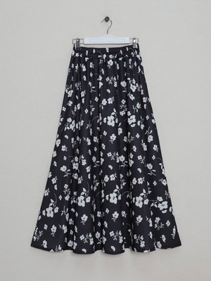 Çiçek Desenli Beli Lastikli Etek Çiçek Desenli Beli Lastikli Etek