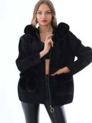 Siyah İtalyan Angora Cepli Ve Kapüşonlu Kürklü Kaban Siyah İtalyan Angora Cepli Ve Kapüşonlu Kürklü Kaban
