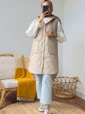 Düğme Detaylı Kapitone Yelek Bej