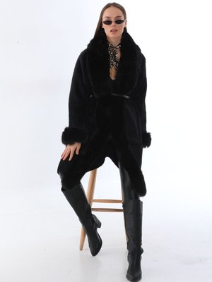 Siyah Pula Yakası Kolları Komple Kürklü Uzun Angora Kaban Siyah Pula Yakası Kolları Komple Kürklü Uzun Angora Kaban