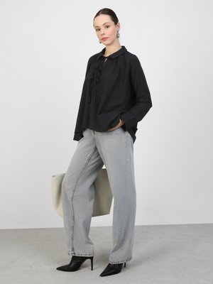 Siyah Önü Bağlama Detaylı Poplin Kumaş Tunik