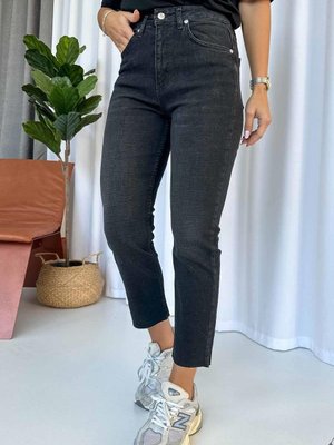 Paçası Kesik Boyfit Jean Siyah