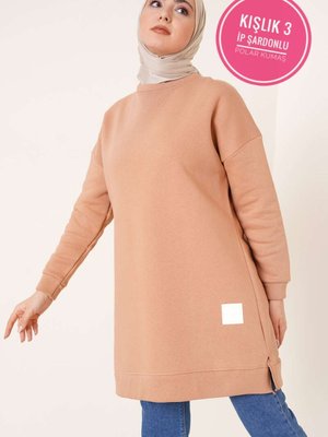 Kalın Kışlık İp Şardonlu Arma Detaylı Düz Tunik Kalın Kışlık İp Şardonlu Arma Detaylı Düz Tunik