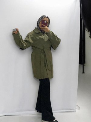 Bel Bağlamalı Kısa Trenç