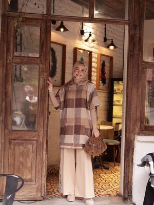 Yeni Panço Li Takım Ekoseli Krem Kahve Bej Yeni Panço Li Takım Ekoseli Krem Kahve Bej