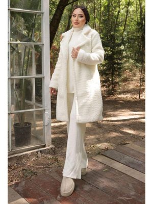 Beyaz Fleto Cepli Peluş Mont Beyaz Fleto Cepli Peluş Mont