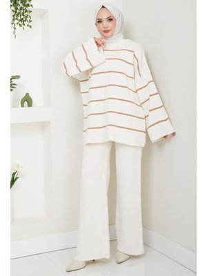 Beyaz Yarım Balıkçı Yaka Çizgili Triko Takım