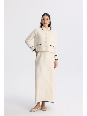 Ekru Kontrast Gold Düğmeli Piliseli Etekli Triko Takım