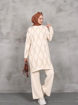 Kadın Modest Dalga Desenli Yandan Yırtmaçlı Simli Triko Tunik