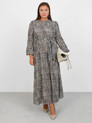 Siyah Büyük Beden Çiçek Desenli Şifon Elbise Siyah Büyük Beden Çiçek Desenli Şifon Elbise