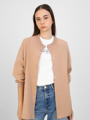 Koyu Vizon Pamuklu Dik Yaka Kap