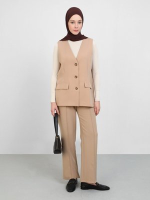 Taş Rengi Gizli Cep Detaylı Yelek