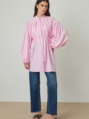 Birit Detaylı Pembe Gömlek