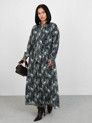 Lacivert Şal Desen Fular Yaka Büyük Beden Şifon Elbise Lacivert Şal Desen Fular Yaka Büyük Beden Şifon Elbise