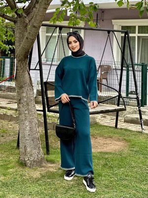 Zümrüt Çoban Dikişli Triko Takım
