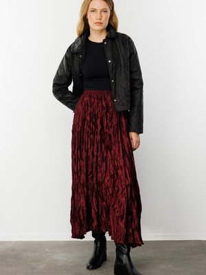 Pile Kırınkıl Bordo Saten Etek Pile Kırınkıl Bordo Saten Etek