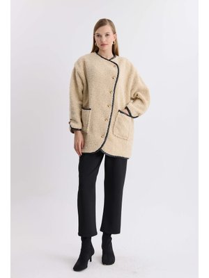 Bej Novi Kemer Aksesuar Detaylı Peluş Ceket