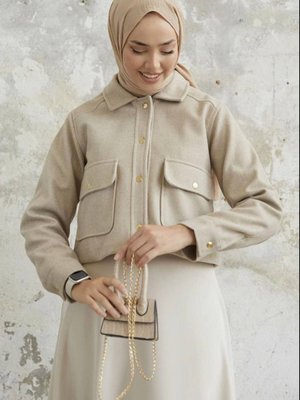 Kısa Cepli Kaşe Mont