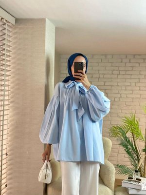 Yakası Fularlı Piliseli Tunik