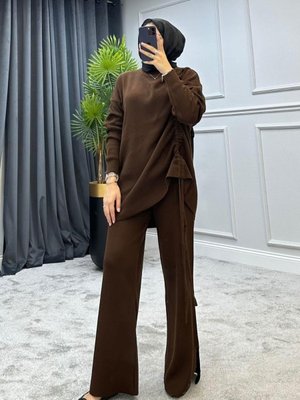 Yanı Büzgülü Triko Takım Kahverengi Yanı Büzgülü Triko Takım Kahverengi