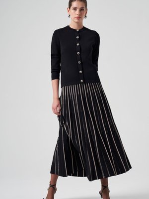 Merserize Triko Pilise Etekli Hırka Takım Siyah