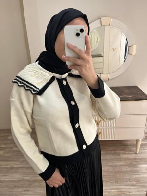 Vintage Yaka Düğmeli Etek Üstü Triko Hırka Krem