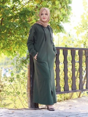 Büyük Beden Kapüşonlu Kolları Düğmeli Iki Iplik Spor Ferace Haki Büyük Beden Kapüşonlu Kolları Düğmeli Iki Iplik Spor Ferace Haki