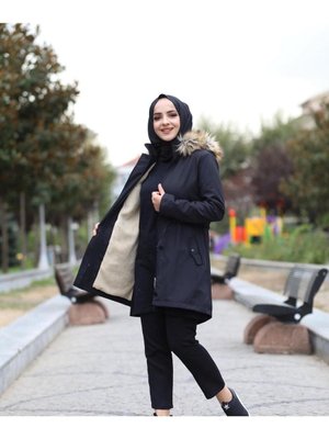 İçi Polarlı Kapüşonlu Mont