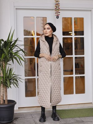 Kapüşonlu Yırtmaç Detaylı Uzun Dolum