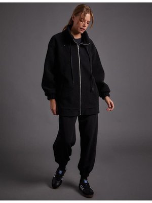 Fermuarlı Çıt Çıtlı Dik Yaka Siyah Peluş Ceket