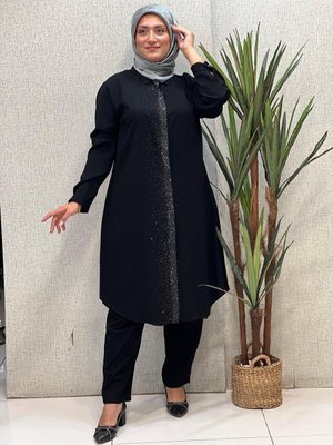 Önü Serpme Taşlı Tunik Önü Serpme Taşlı Tunik