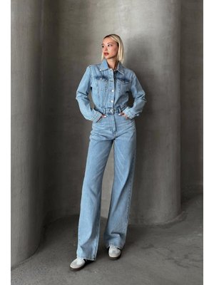Açık Mavi Gömlek Yaka Düğmeli Denim Tulum Açık Mavi Gömlek Yaka Düğmeli Denim Tulum