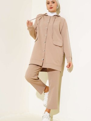 Bej Metal Düğmeli İkili Takım