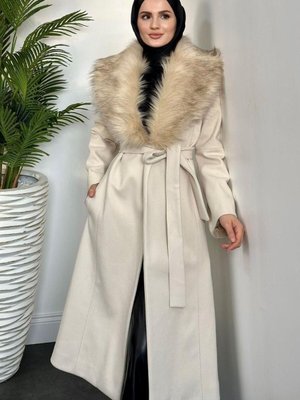 Felicia Yakası Kürklü Astarlı Kaban Krem Felicia Yakası Kürklü Astarlı Kaban Krem
