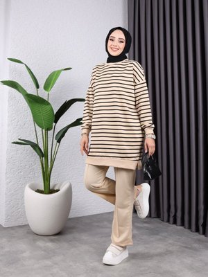 Taş Bisiklet Yaka Ve Çizgili İplik Pantolon İle Tunik Takım Taş Bisiklet Yaka Ve Çizgili İplik Pantolon İle Tunik Takım