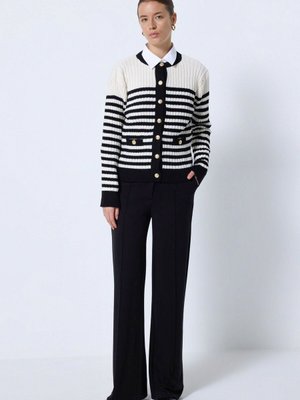 Cep Detaylı Çizgili Triko Hırka