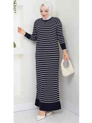 Lacivert Bisiklet Yaka Çizgili Tam Boy Triko Elbise Lacivert Bisiklet Yaka Çizgili Tam Boy Triko Elbise