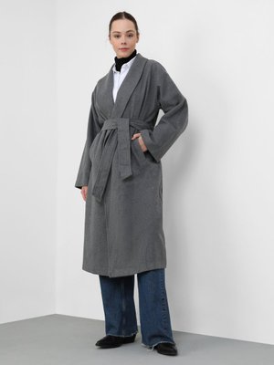 Antrasit Kuşak Detaylı Şal Yaka Uzun Kaban