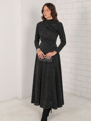 Siyah Simli Etekli Takım Siyah Simli Etekli Takım