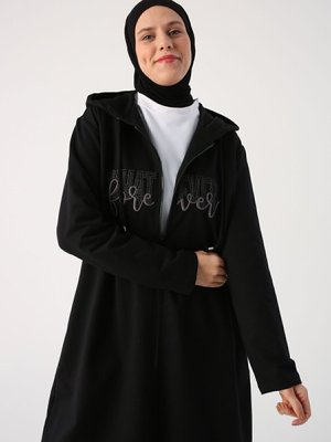 Siyah Büyük Beden Aplike Nakışlı Fermuarlı Hırka Siyah Büyük Beden Aplike Nakışlı Fermuarlı Hırka
