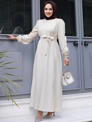 Bej Kemer Detaylı Elbise